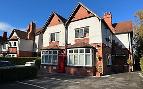 Chester House Guest House 5*